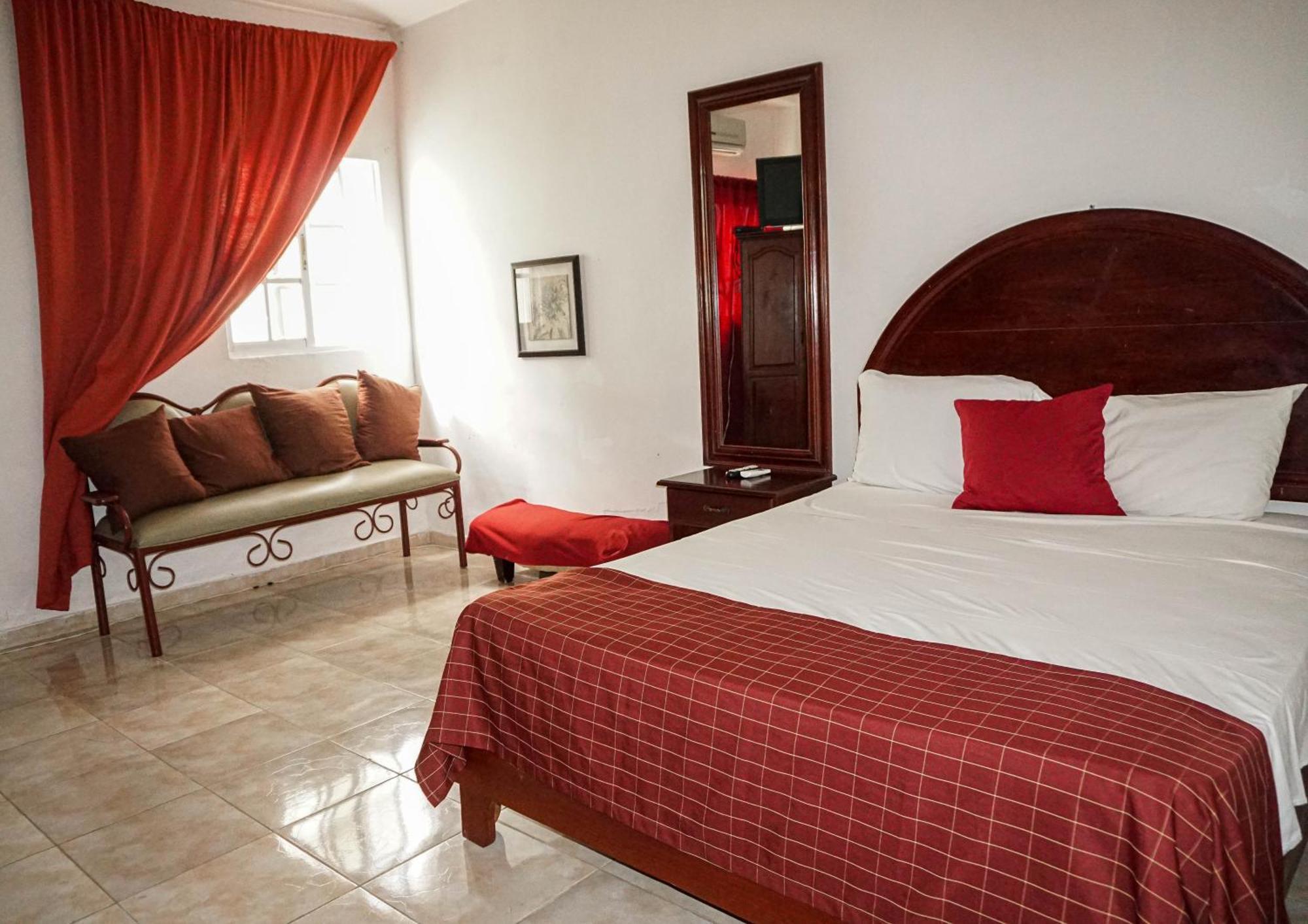 Hotel Nuevo Amanecer El Catey Ngoại thất bức ảnh